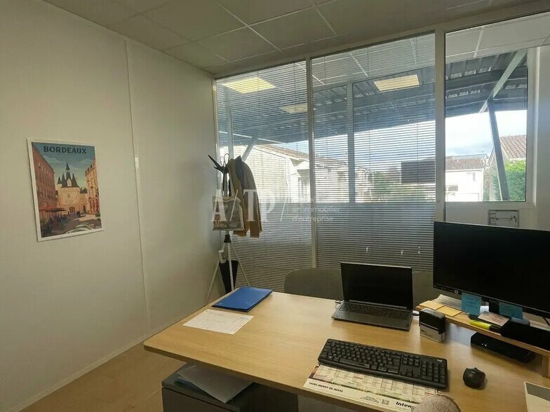 Office in Pessac for lease - Building Photo - Image 3 of 10