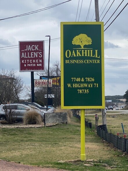 7740 W Highway 71, Austin, TX à louer - Photo du bâtiment - Image 3 de 4