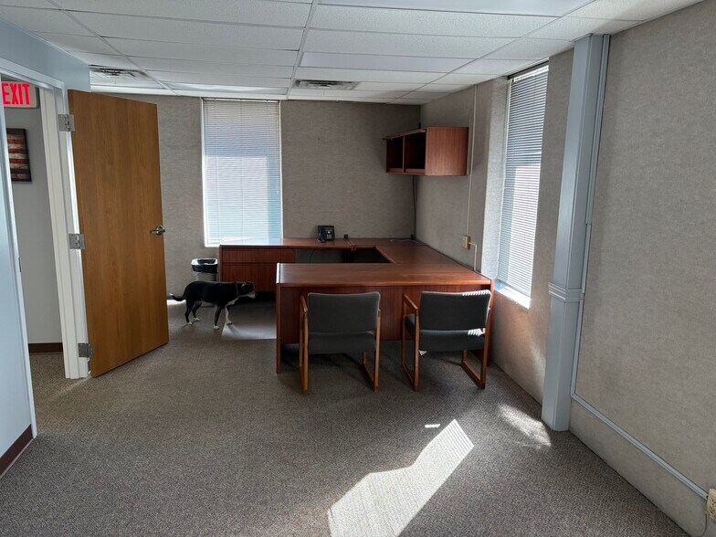 4155 Martindale Rd NE, Canton, OH à louer - Photo du bâtiment - Image 3 de 6