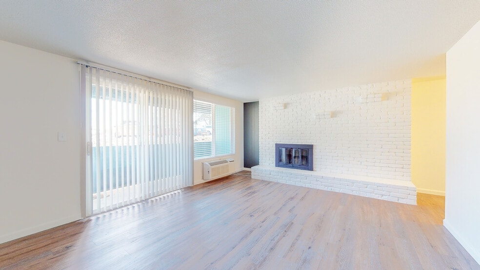 1327 Goethals Dr, Richland, WA for sale - Interior Photo - Image 3 of 7