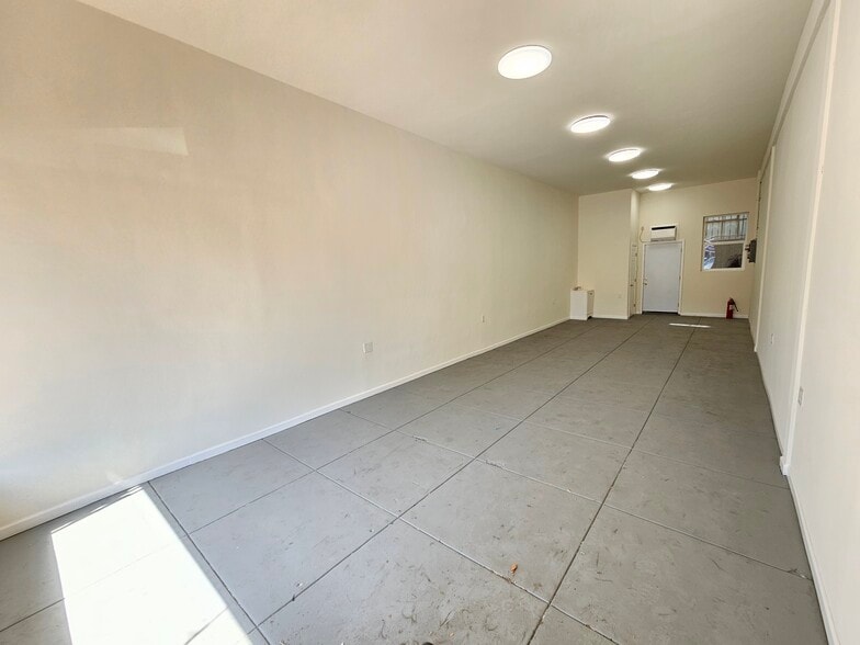 5865-5871 Melrose Ave, Los Angeles, CA for lease - Building Photo - Image 2 of 8