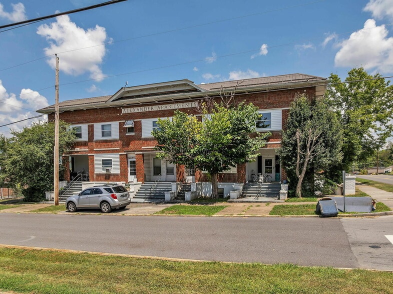 80 Units - Elizabethton, TN portfolio of 7 properties for sale on LoopNet.ca - Building Photo - Image 2 of 15