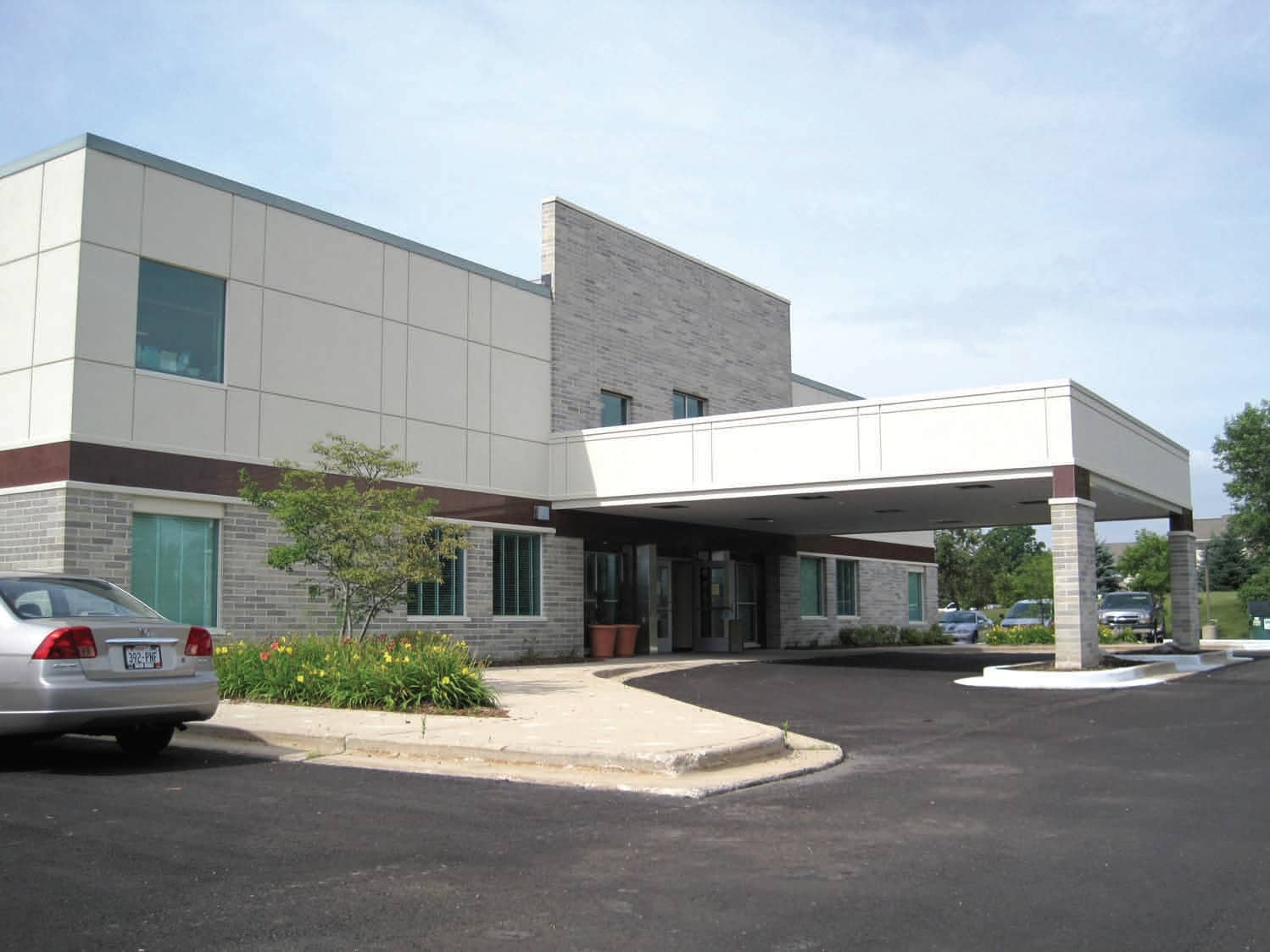 10945 N Port Washington Rd, Mequon, WI for lease Primary Photo- Image 1 of 3