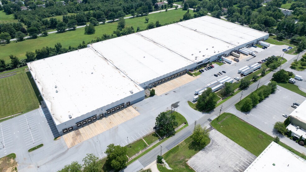 1 Lee Blvd, Malvern, PA for lease - Building Photo - Image 2 of 3