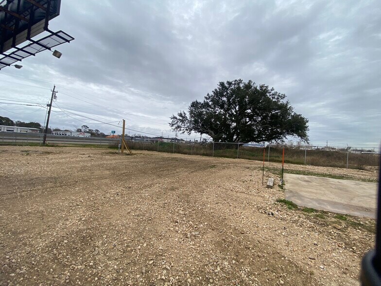 9149 US-69, Port Arthur, TX à louer - Photo du bâtiment - Image 2 de 21