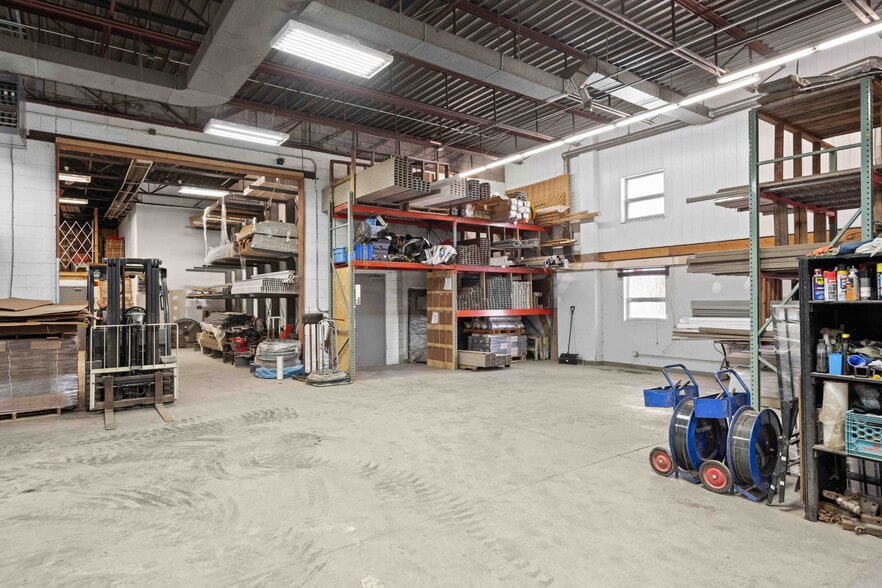 2550 Del Zotto Av, Ottawa, ON for sale - Building Photo - Image 3 of 15