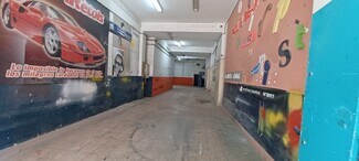 Plus de détails pour Multi-résidentiel à vendre