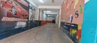 Plus de détails pour Multi-résidentiel à vendre