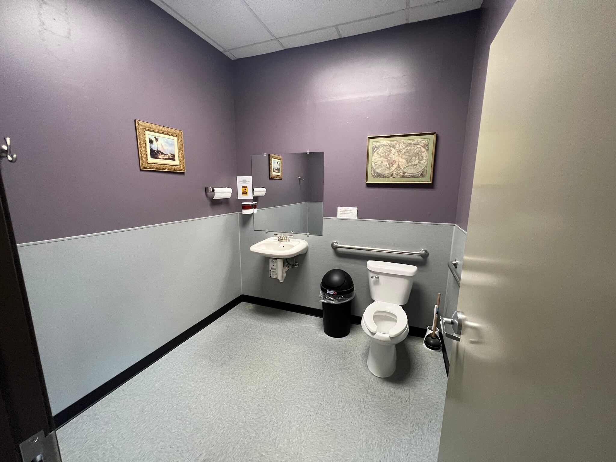 800 S Locust St, Denton, TX à vendre Photo du bâtiment- Image 1 de 13