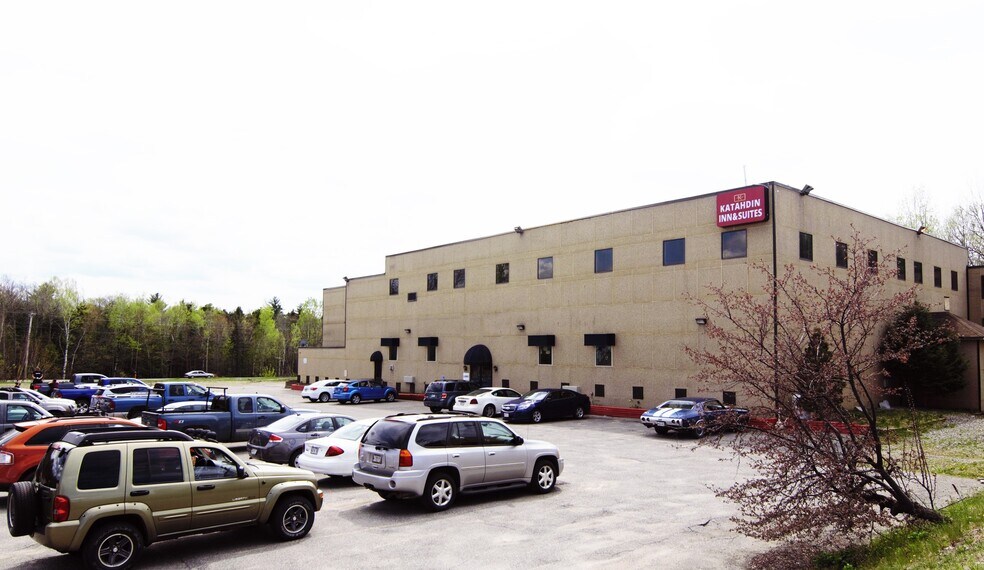 740 Central St, Millinocket, ME à vendre - Photo du bâtiment - Image 2 de 23