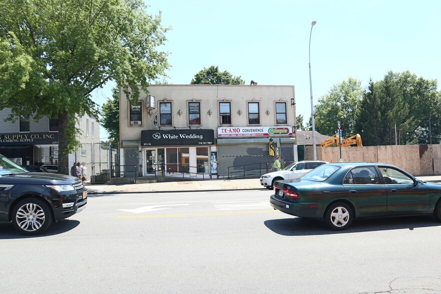 211-12-211-18 Northern Blvd, Bayside, NY à vendre - Photo du bâtiment - Image 2 de 6