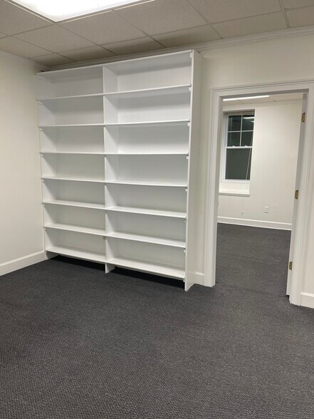 680 Village Trce NE, Marietta, GA à louer - Photo intérieure - Image 2 de 12