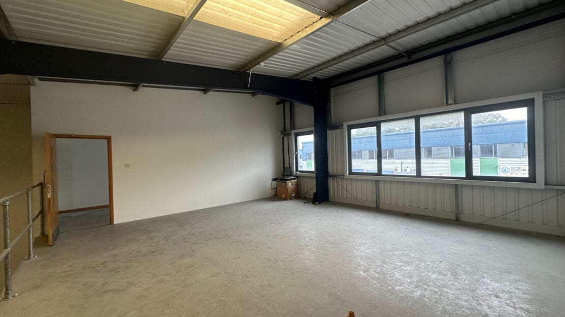 Brent Rd, Southall, MDS UB2 5DQ - Unit 7D -  - Interior Photo - Image 1 of 3