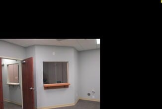 1328 N Lake Park Blvd, Carolina Beach, NC à louer Hall d’entrée- Image 2 de 5