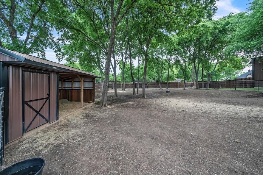 7839 Blanchard Way, Fort Worth, TX for sale - Building Photo - Image 2 of 42