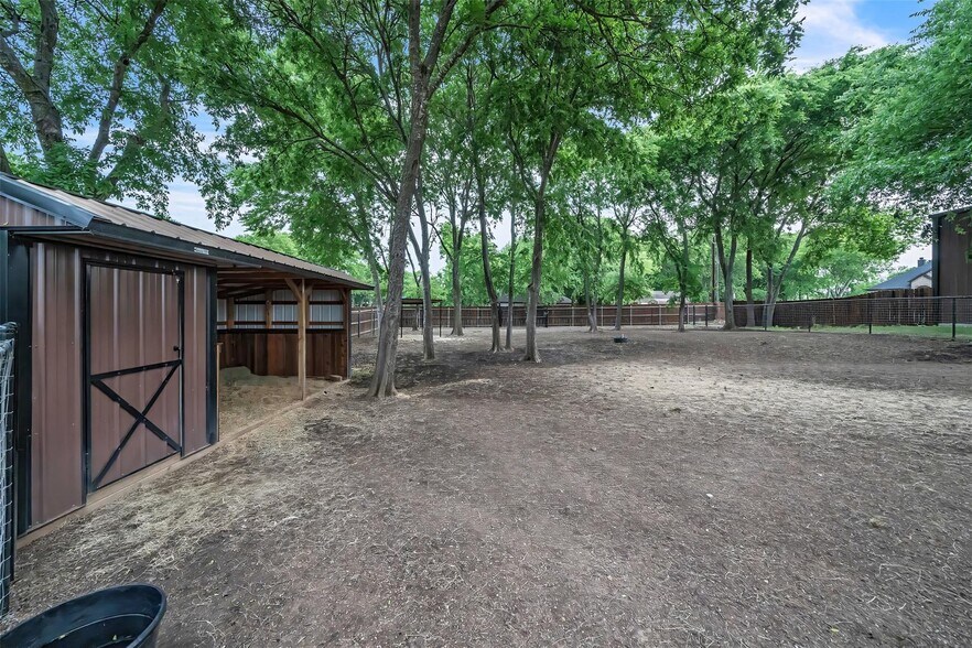 7839 Blanchard Way, Fort Worth, TX à vendre - Photo du bâtiment - Image 2 de 42