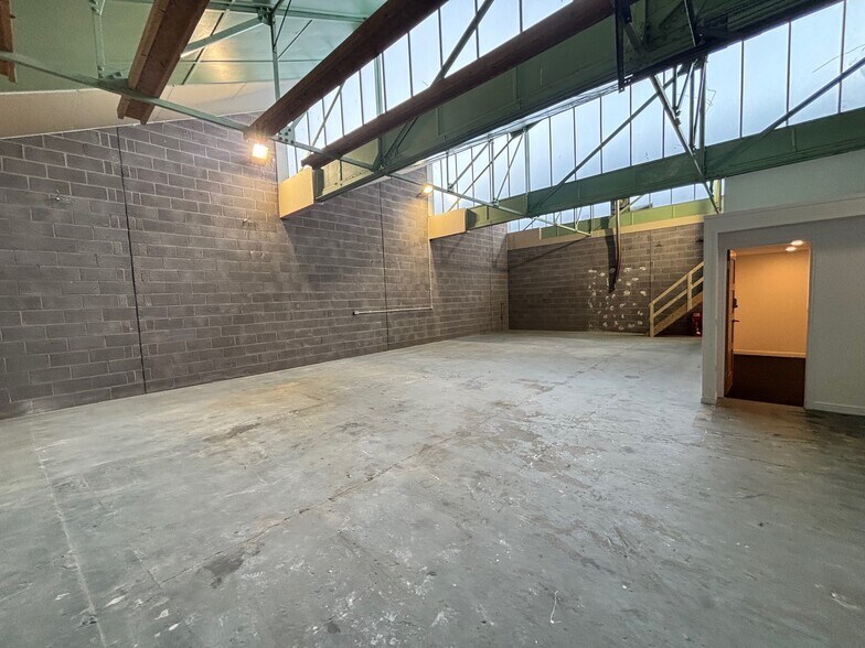 Montrose Av, Glasgow for lease - Building Photo - Image 3 of 8