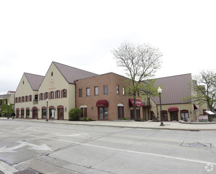 25 N River Ln, Geneva, IL à louer - Photo principale - Image 1 de 19