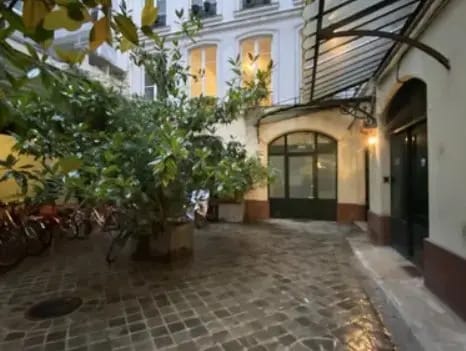 13 Rue Du Faubourg Saint-Martin, Paris à louer Photo du bâtiment- Image 1 de 7