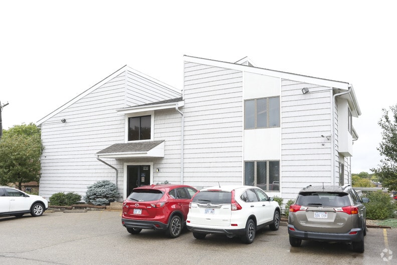 3715 SW 29th St, Topeka, KS for lease - Building Photo - Image 3 of 3