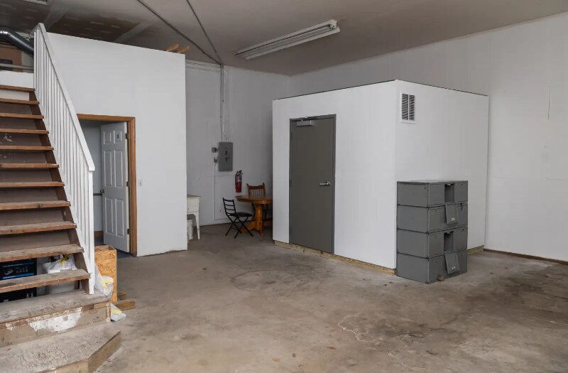 205 Bell St, Lansing, MI à louer - Photo du bâtiment - Image 2 de 5