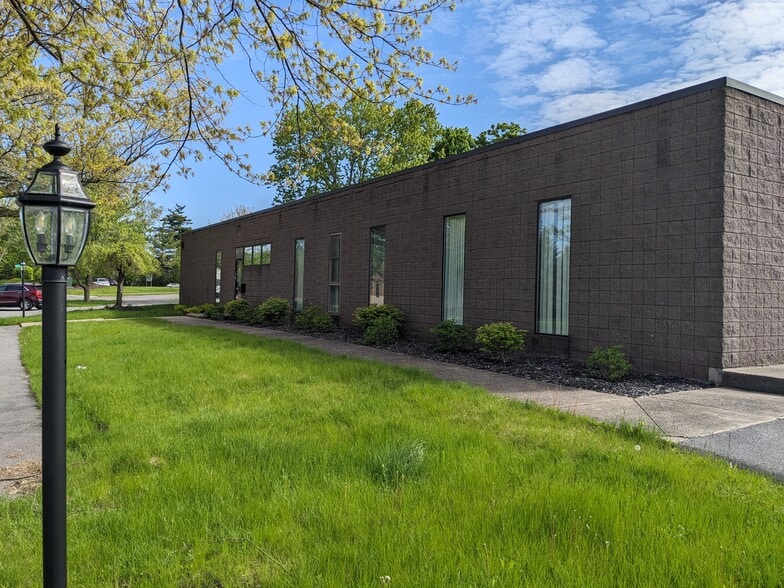 6709 Brooklawn Pky, Syracuse, NY for sale - Primary Photo - Image 1 of 20