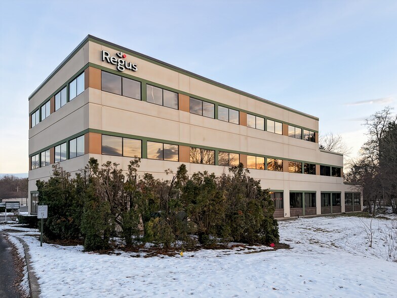 401 new karner Rd, Albany, NY à louer - Photo du bâtiment - Image 3 de 14