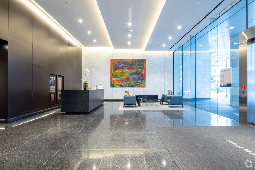 609 Granville St, Vancouver, BC for lease - Interior Photo - Image 3 of 12