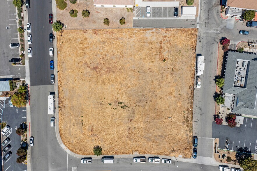 3595 Utah St, Pleasanton, CA à vendre - Photo du bâtiment - Image 2 de 14