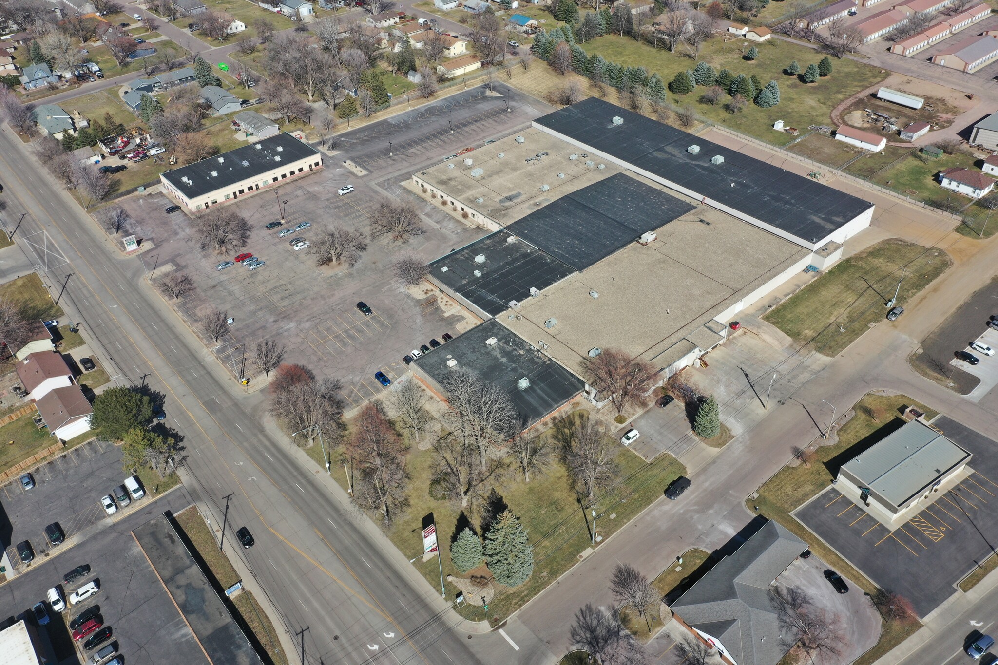 400 S Sycamore Ave, Sioux Falls, SD for lease Primary Photo- Image 1 of 3
