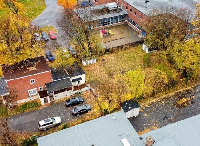 Plus de détails pour 713 St Laurent Blvd, Ottawa, ON - Terrain à vendre