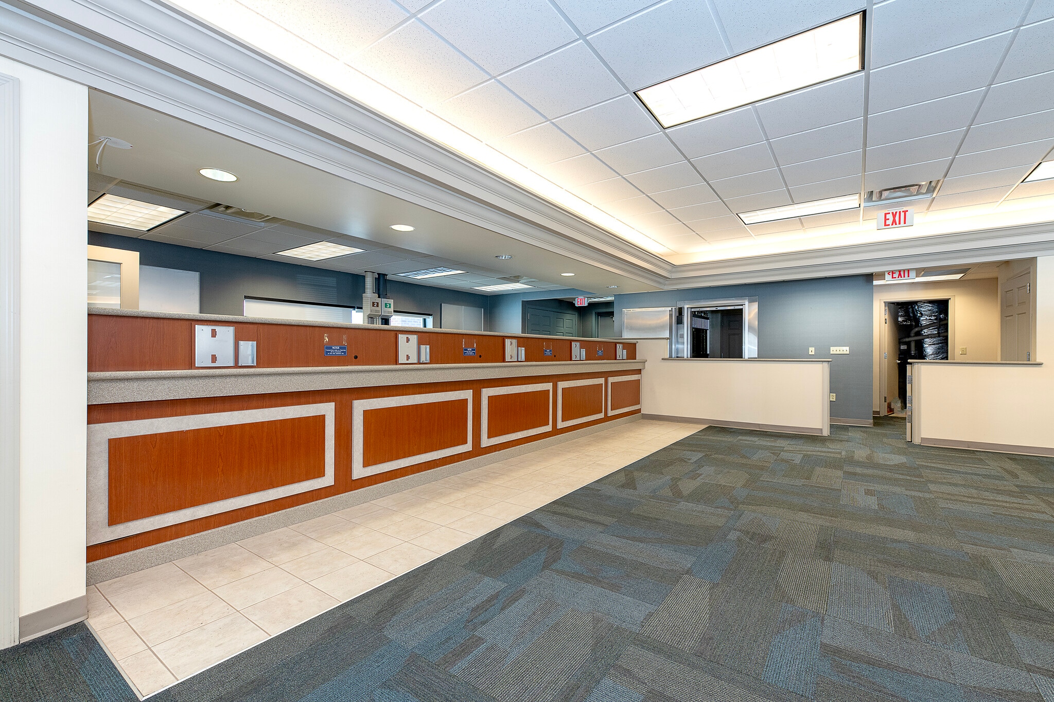 24149-25389 Cedar Rd, Lyndhurst, OH for lease Interior Photo- Image 1 of 8