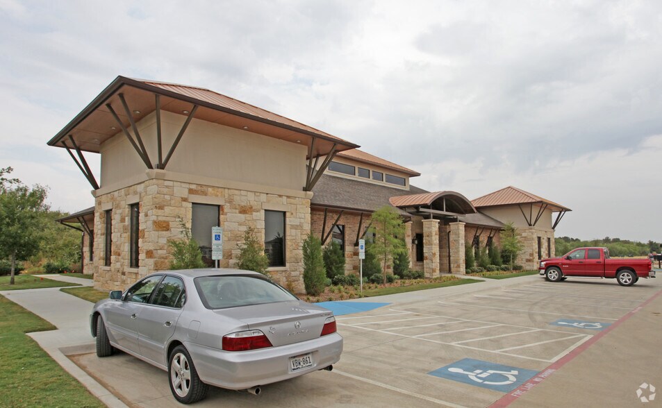4931 Long Prairie Rd, Flower Mound, TX à vendre - Photo du bâtiment - Image 2 de 12