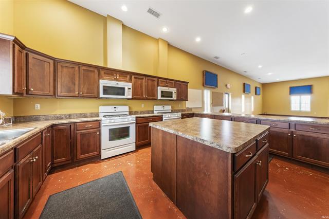 11499 Nobles Chapel Rd, Elberfeld, IN à vendre - Photo du bâtiment - Image 2 de 19