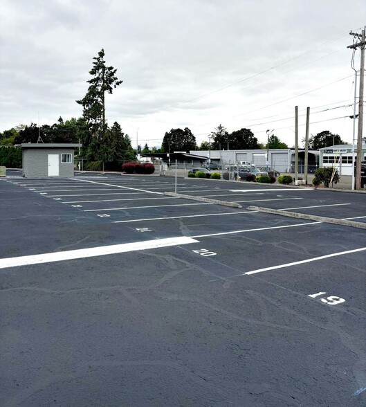 1414 SE 18th Ave, Hillsboro, OR for lease - Building Photo - Image 3 of 3