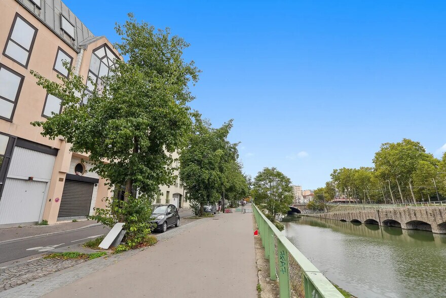 Bureau dans Paris à louer - Photo du bâtiment - Image 2 de 9
