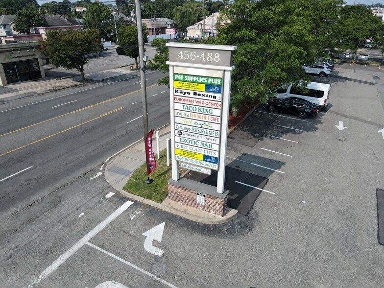 456-488 Hempstead Tpke, West Hempstead, NY à louer - Photo du bâtiment - Image 2 de 12