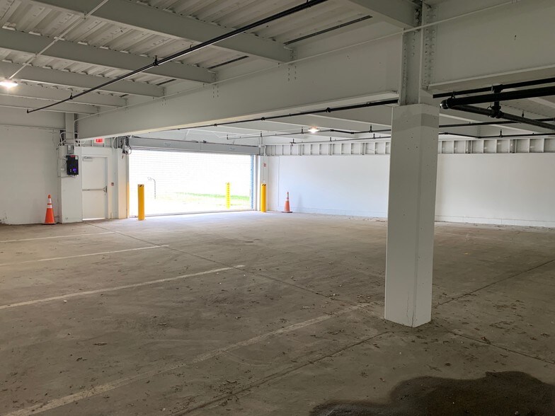 4315 Walney Rd, Chantilly, VA for lease - Interior Photo - Image 2 of 7