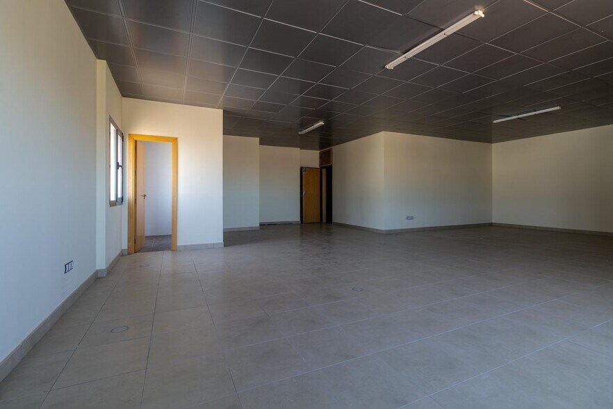 Office in El Ejido, Almería for sale - Primary Photo - Image 1 of 19