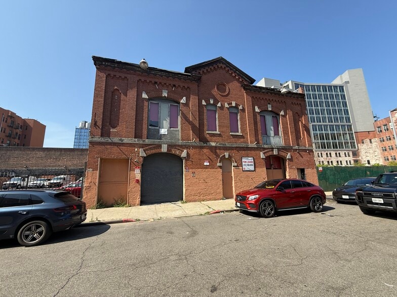 454-458 W 128th St, New York, NY for lease - Building Photo - Image 2 of 5
