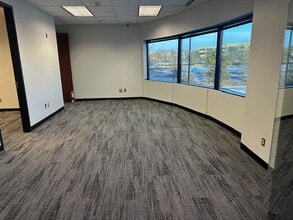 4580 Weaver Pky, Warrenville, IL for lease Interior Photo- Image 1 of 14