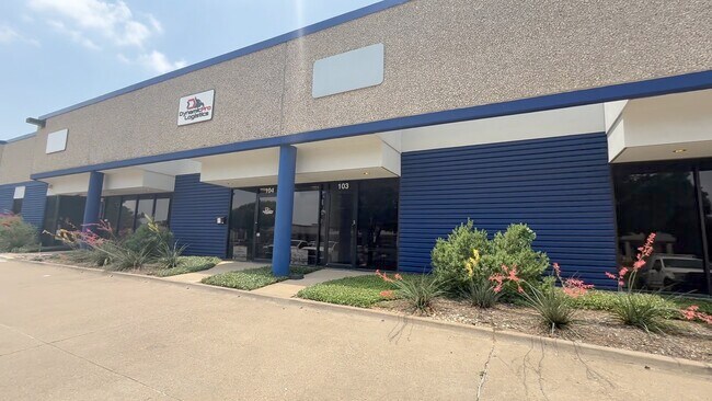 Plus de détails pour 2433 Lacy Ln, Carrollton, TX - Industriel à louer