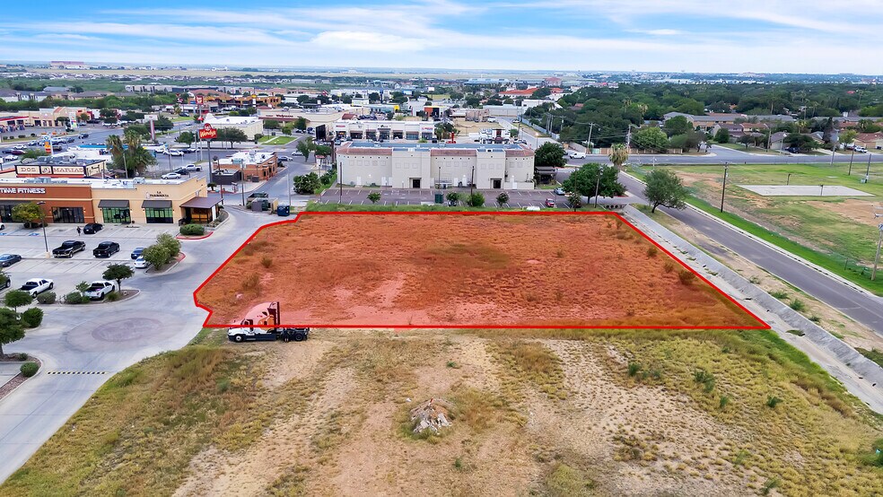 7718 McPherson Rd, Laredo, TX à vendre - Aérien - Image 3 de 21