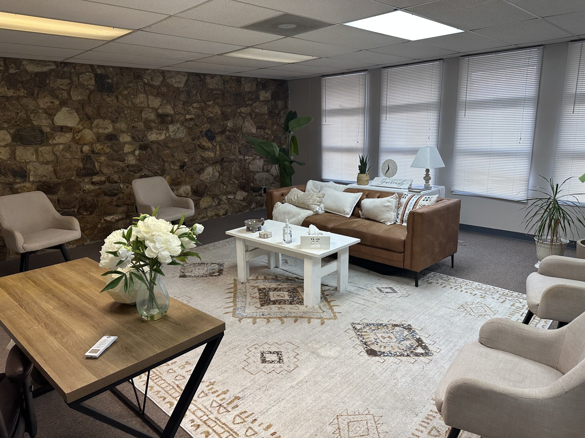 201 Possum Park Rd, Newark, DE for lease Interior Photo- Image 1 of 6