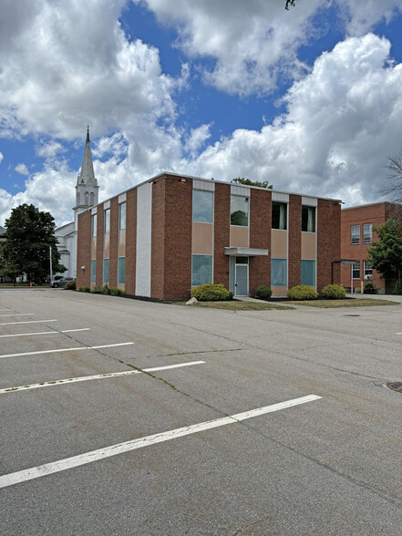 66 S Main St, Rochester, NH for sale - Building Photo - Image 3 of 4