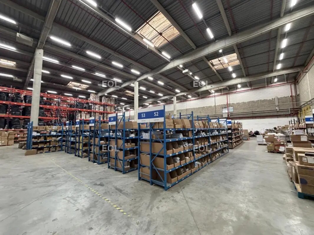 Industrial in SAINT-OUEN-L'AUMONE for lease Interior Photo- Image 1 of 8