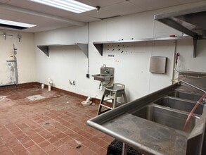 34518-34900 Warren Rd, Westland, MI for lease Interior Photo- Image 1 of 7