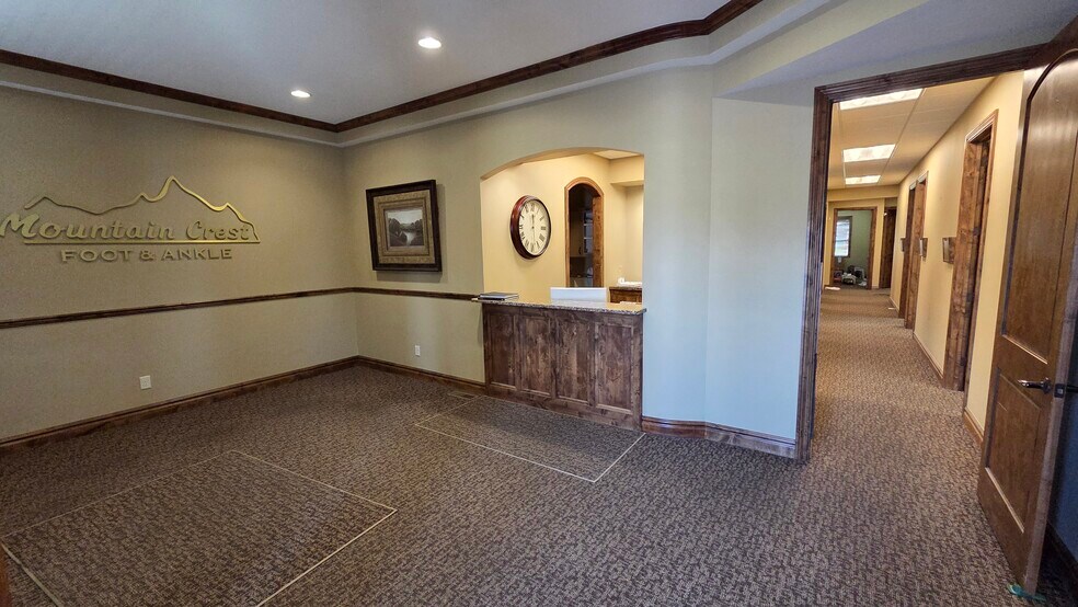 1628 Elk Creek Dr, Idaho Falls, ID à louer - Photo du bâtiment - Image 2 de 6