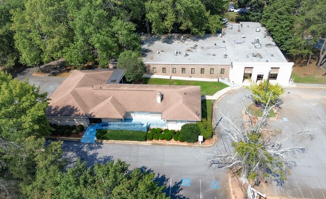 More details for 2372 Lawrenceville Hwy, Decatur, GA - Health Care for Sale