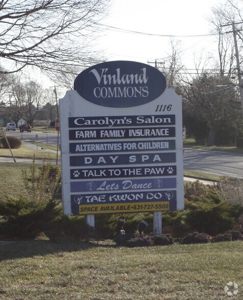 1116 Main Rd, Riverhead, NY à louer - Photo du bâtiment - Image 2 de 10